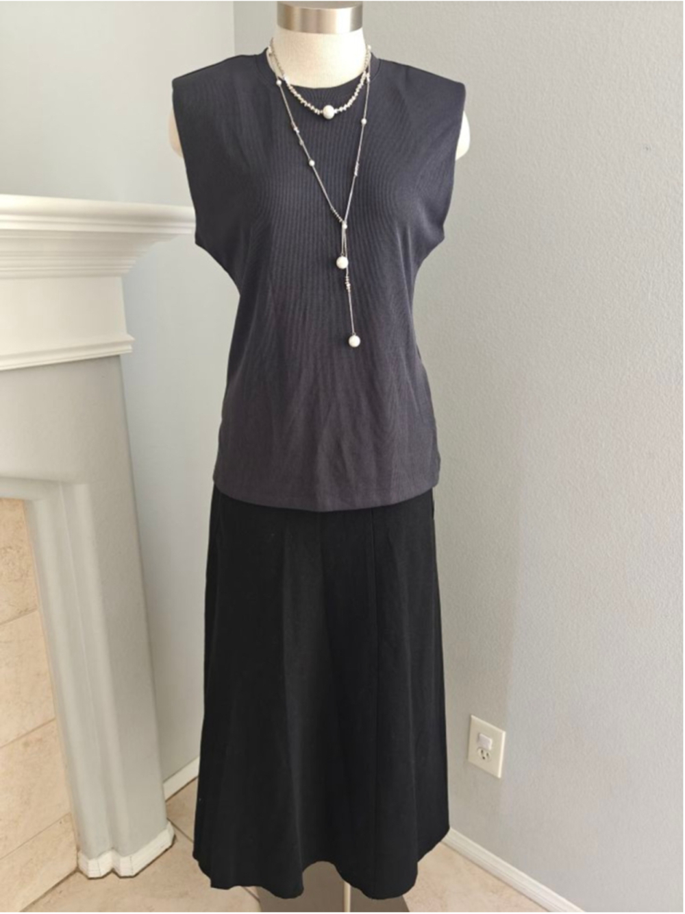 Women's IRENE NOUVELLE Black Ribbed Tank Top Size 2